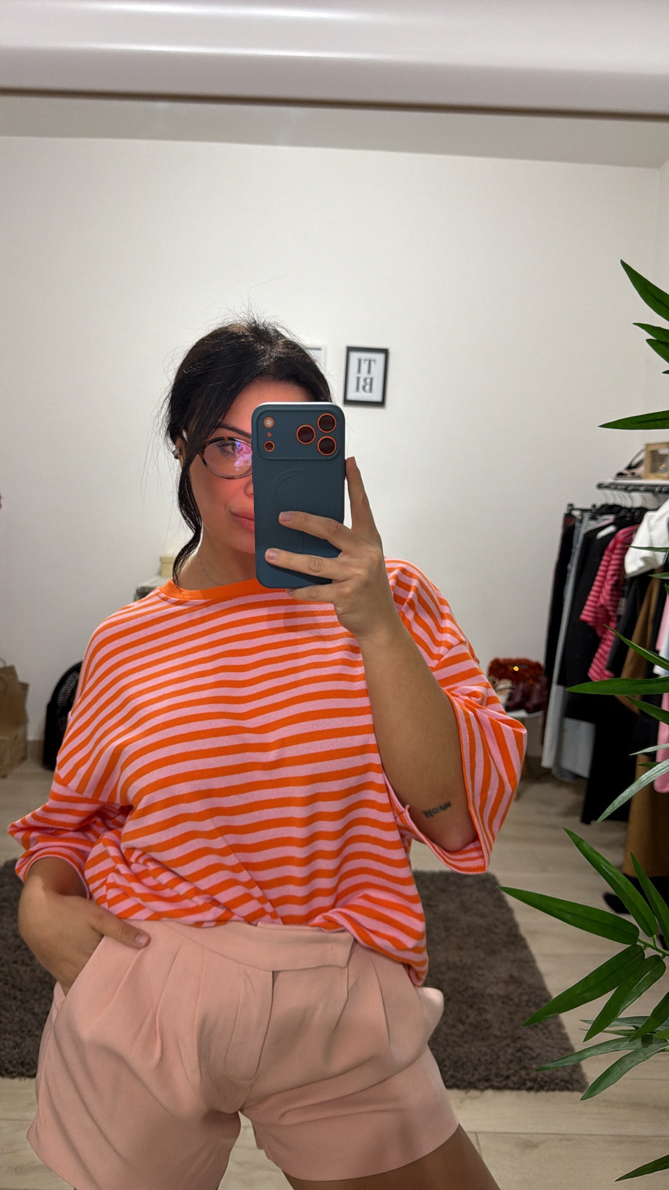 T shirt righine arancio e rosa