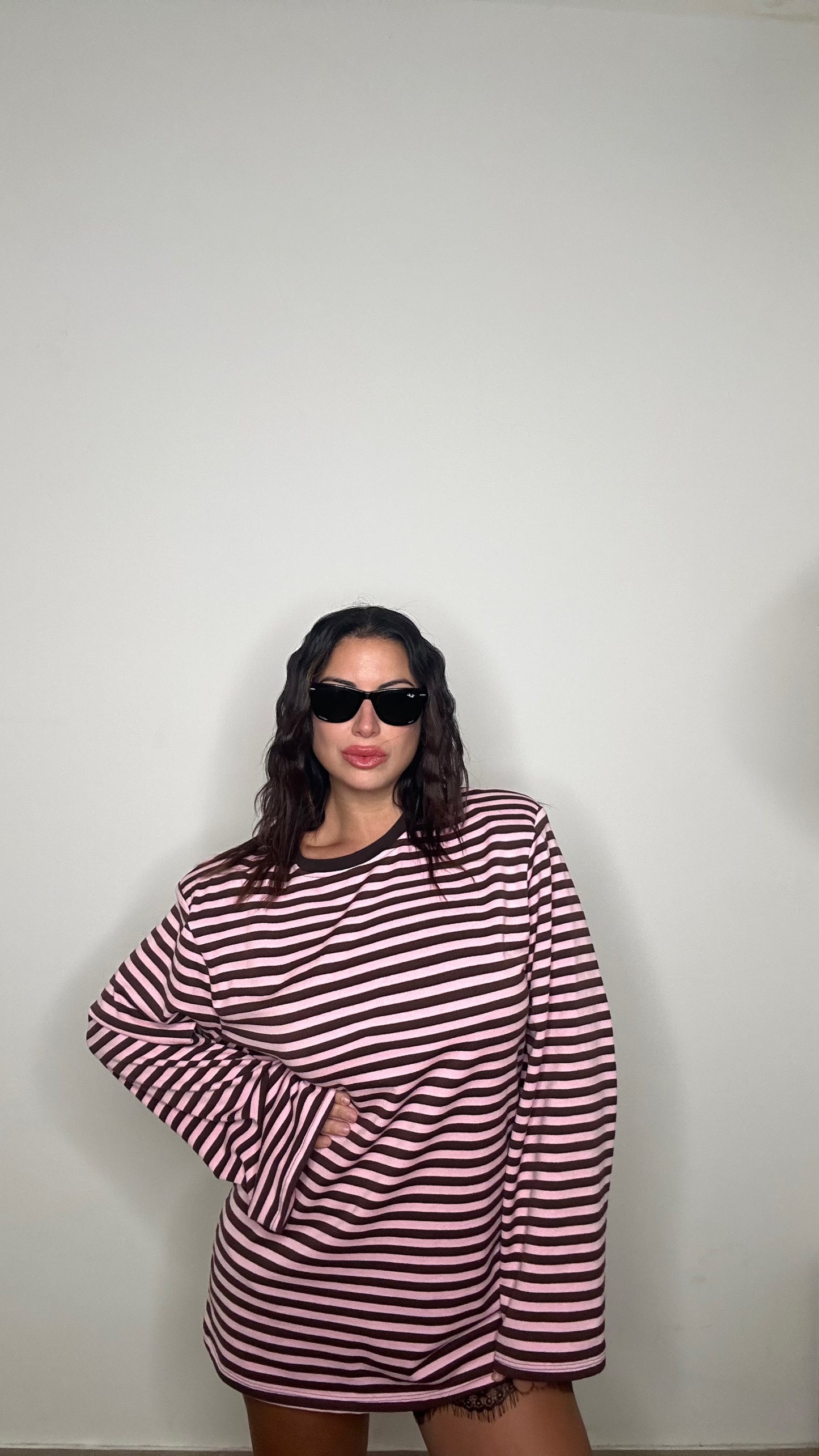 T shirt righine rosa e marrone